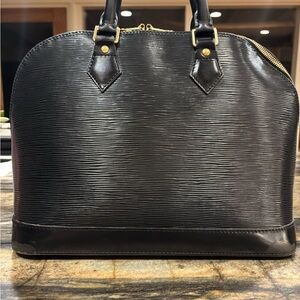Authentic Louis Vuitton Epi Alma PM